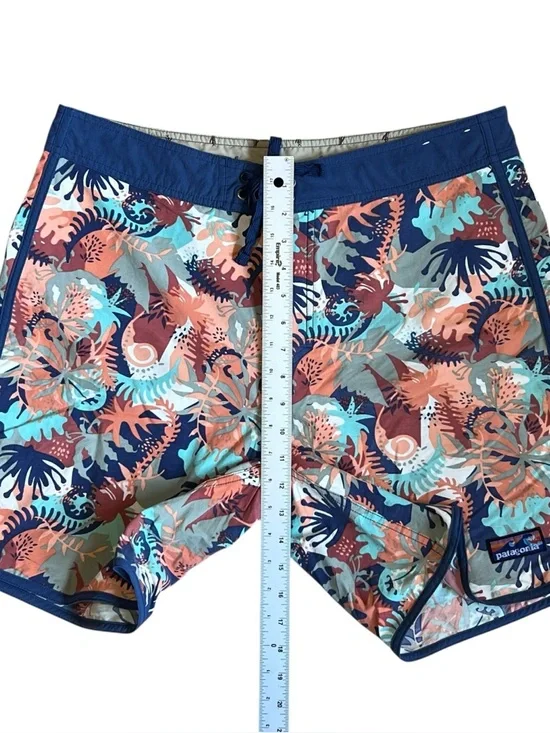 Patagonia Men’s Sz 34 Waist Tropical Print Scallop Hem Wayfarer Board Shorts - Picture 12 of 14